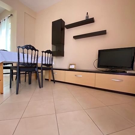 L.T. Apartment 5Th Street Saranda Extérieur photo